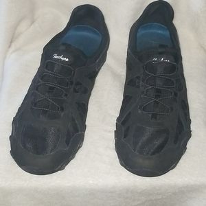 Black Skechers shoes